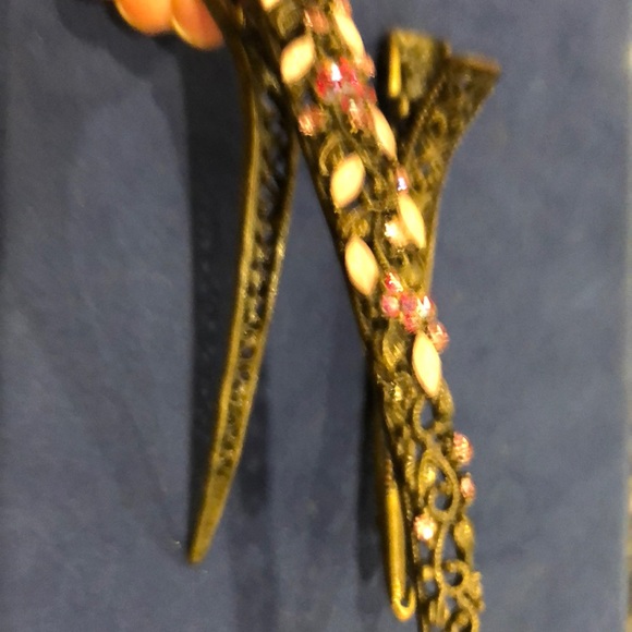 Unique Hair Clips with beautiful stones - Picture 4 of 5